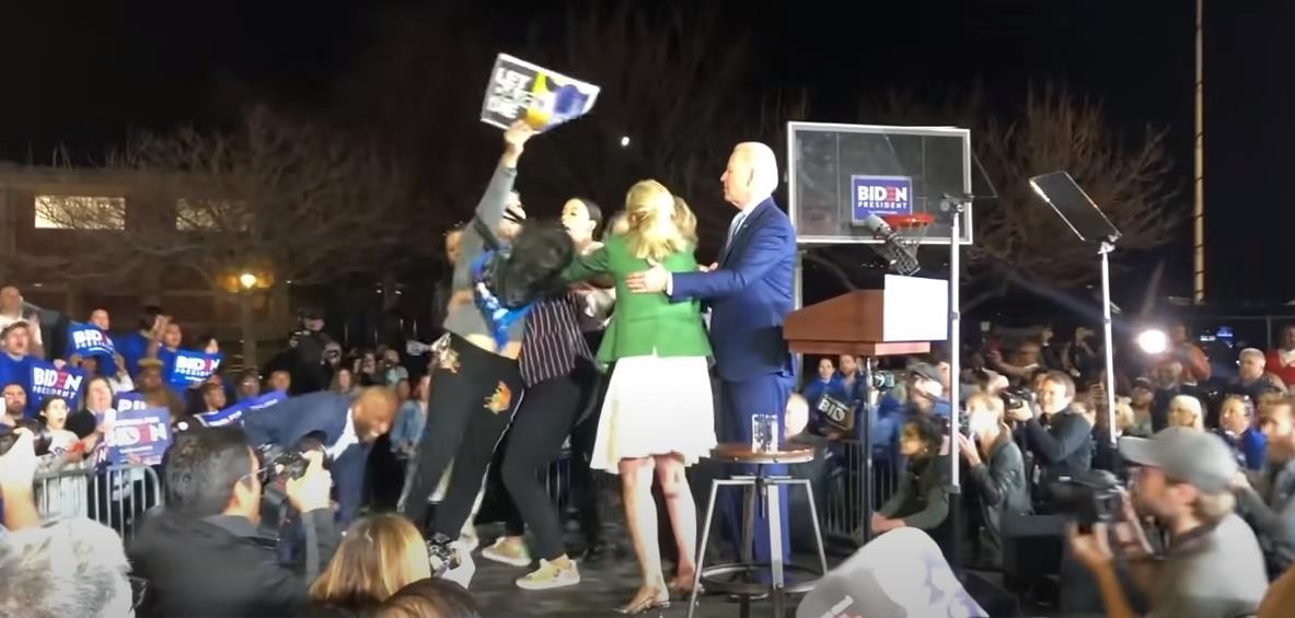 勇猛夫人吉尔：年近70还敢正面刚壮汉，只为守护她的瞌睡登