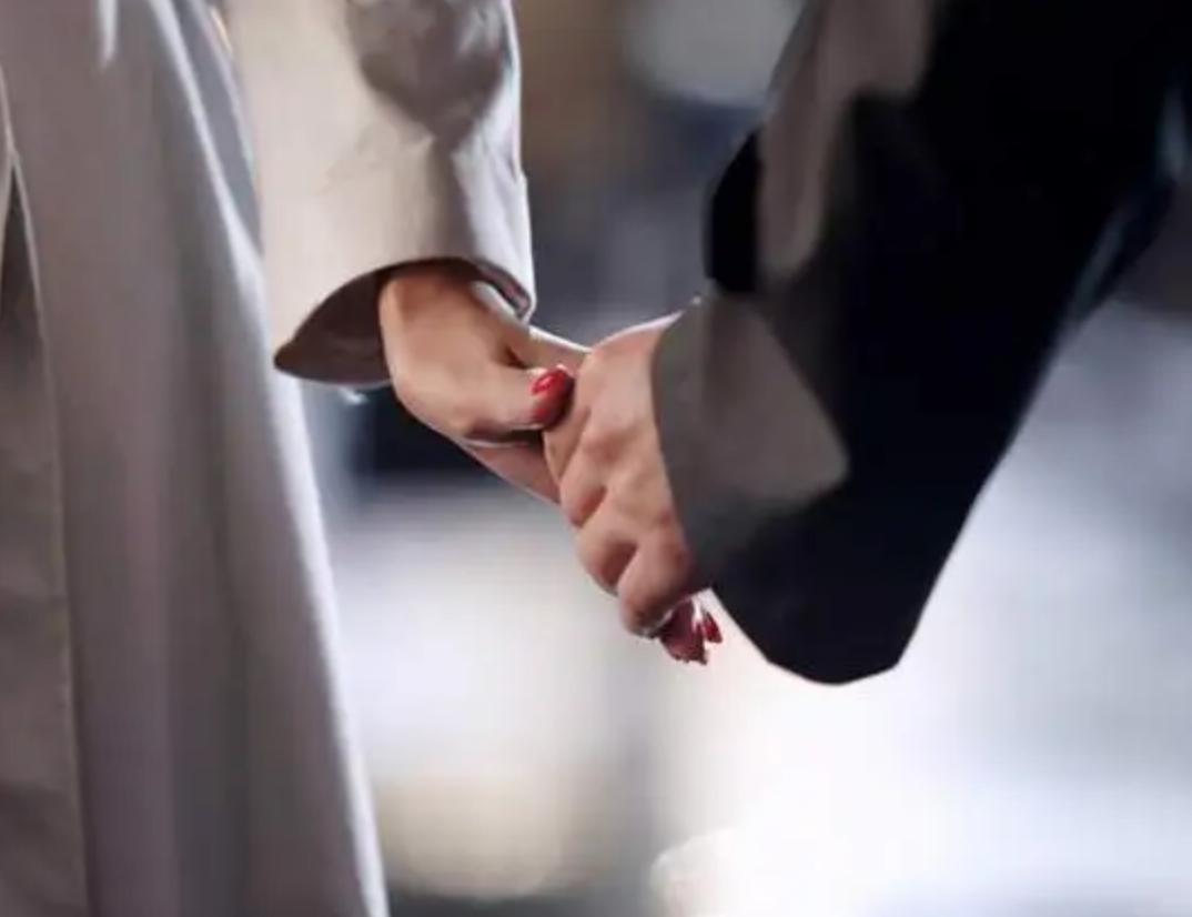 男子约女网友见面被抢劫,男子约女网友见面却中了圈套