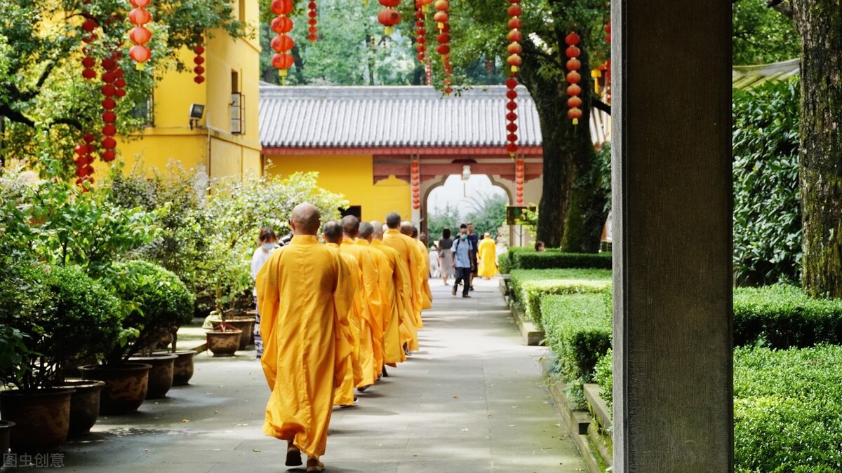 朝九晚九月薪5千的工作怎么样,寺庙上班的真实生活和收入