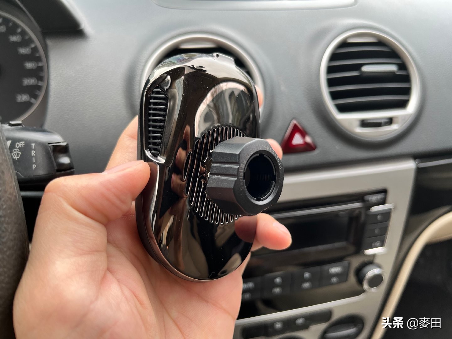 iphone13mini充电无反应,iphone13充电线没有usb