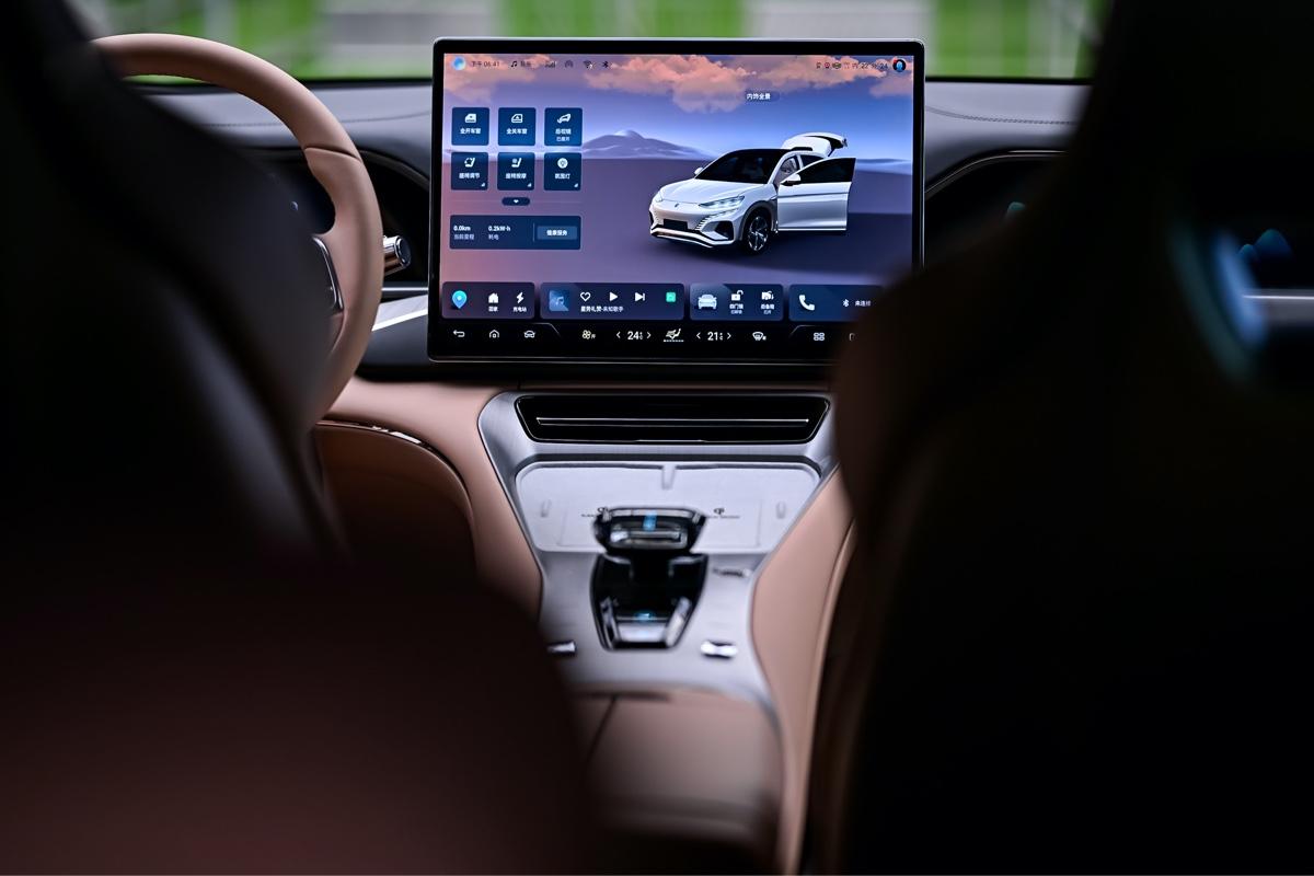 豪华智能suv腾势n7震撼上市,腾势n7智能豪华纯电suv天花板