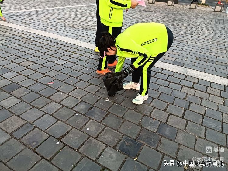 向雷锋同志学习60周年纪念活动,向雷锋同志学习题词视频