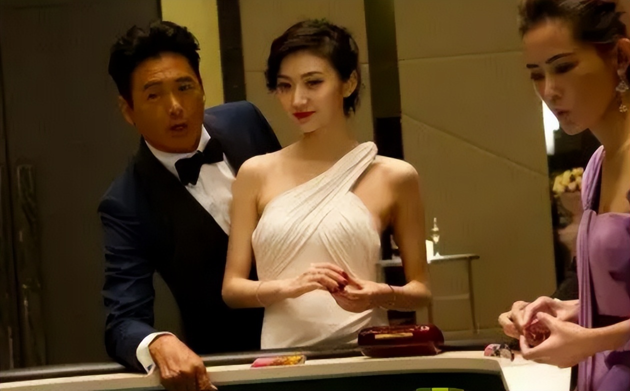 从“万人唾”的郑爽，到张庭夫妇，明星割韭菜的方式越来越丑陋