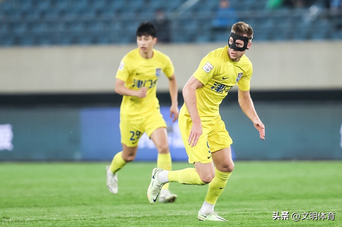 面具侠来了!津门虎队除贝里奇外还曾有两名面具侠前锋征战中超