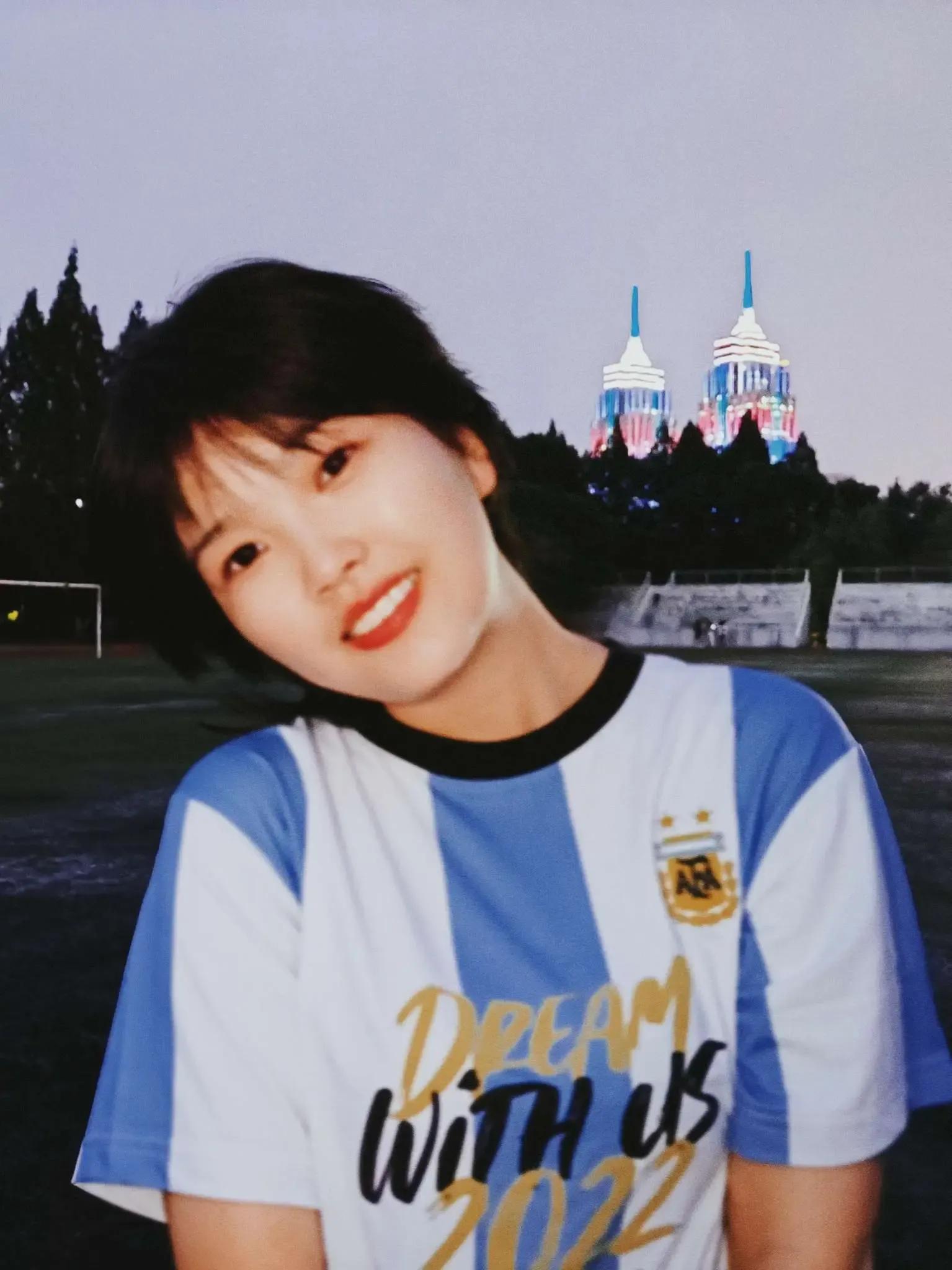 最受女人喜爱的足球,足球运动员都喜欢什么类型的女生