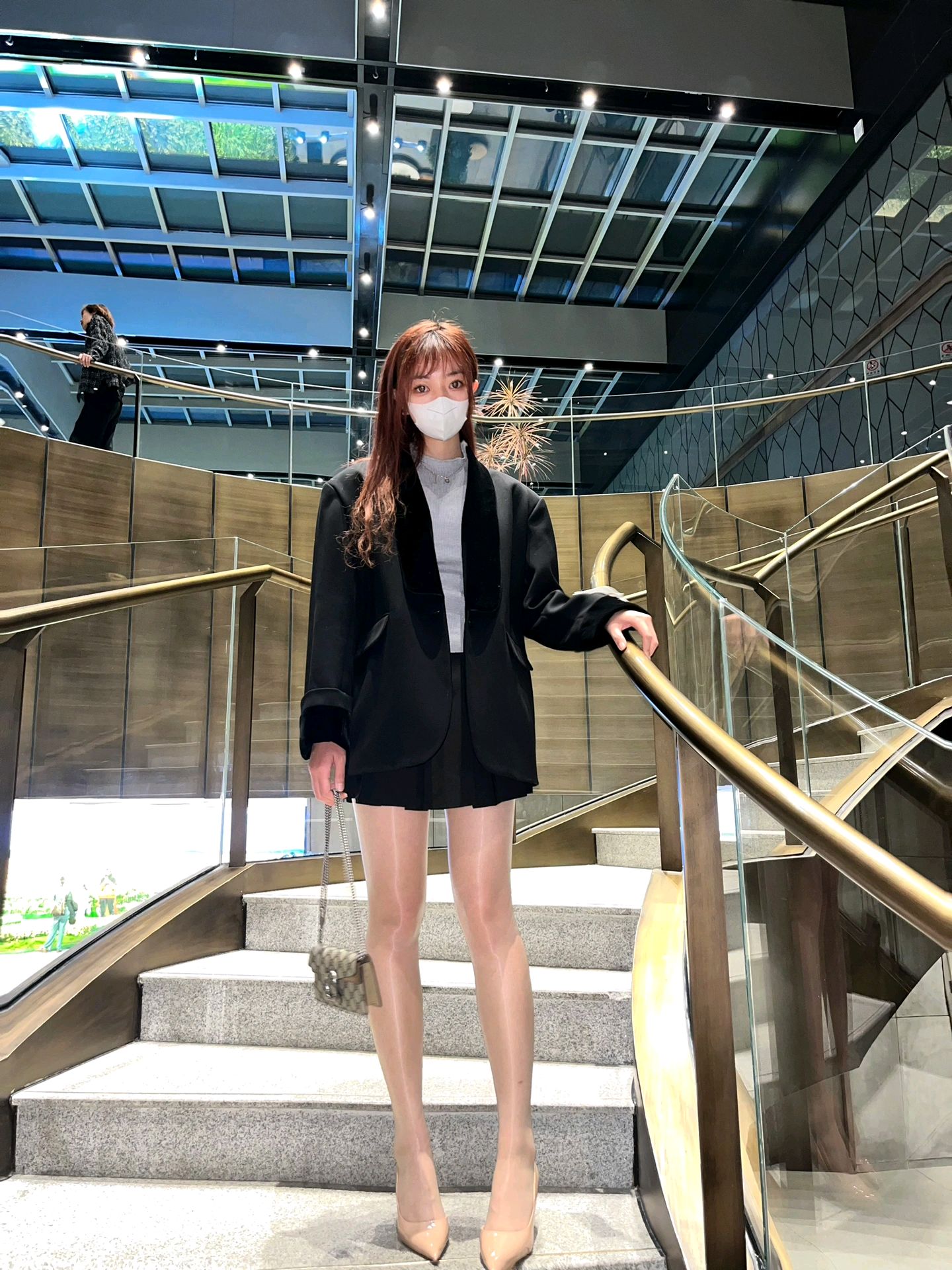 闺蜜钟情于油亮*袜丝**，今天终于知道原因了