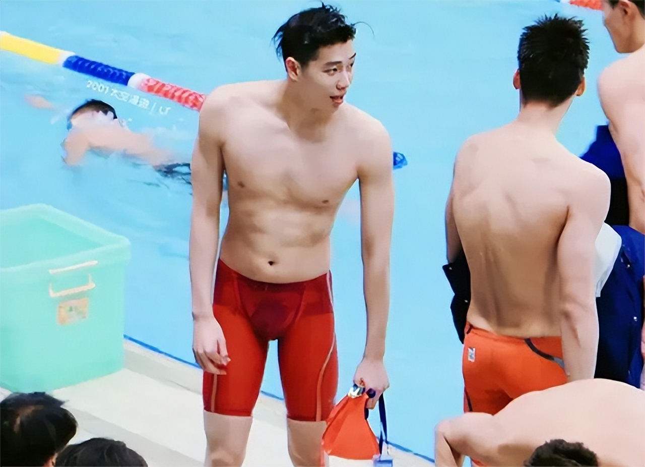 女运动员赛场上痛苦哭,女运动员痛苦哭