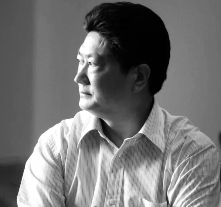 花8千多万成为标王，娶美女主持人回家，半年进账12亿却一败涂地