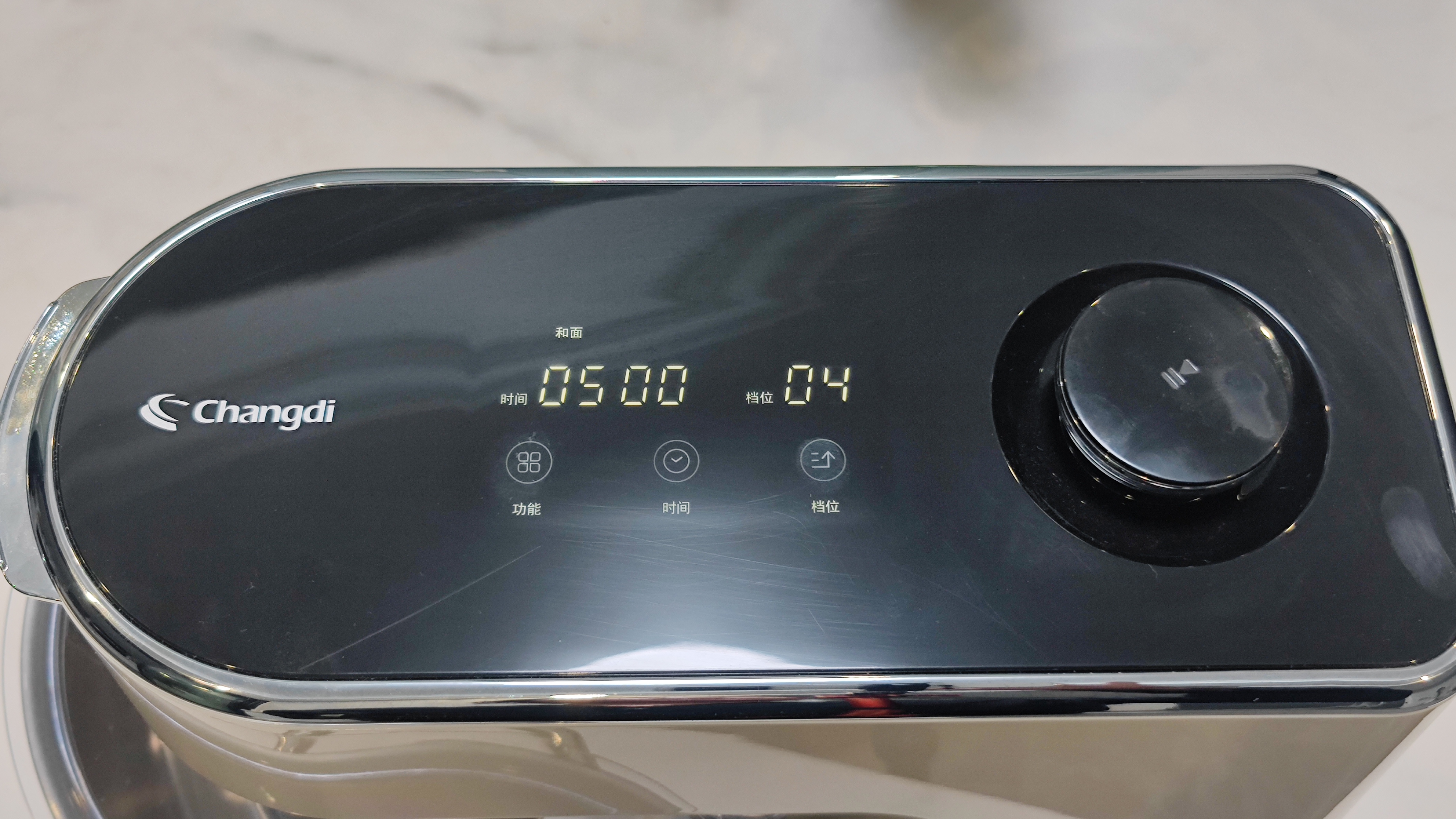 长帝企鹅顶顶和海氏m6哪个好,企鹅顶顶厨师机做蛋糕