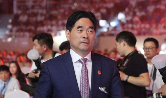 弗拉基米尔-王振华对女孩的恐吓罪已成产业？