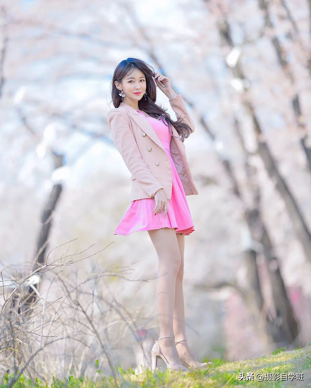 中年女性拍照姿势大全秋天,中年人像摄影摆姿技巧大全