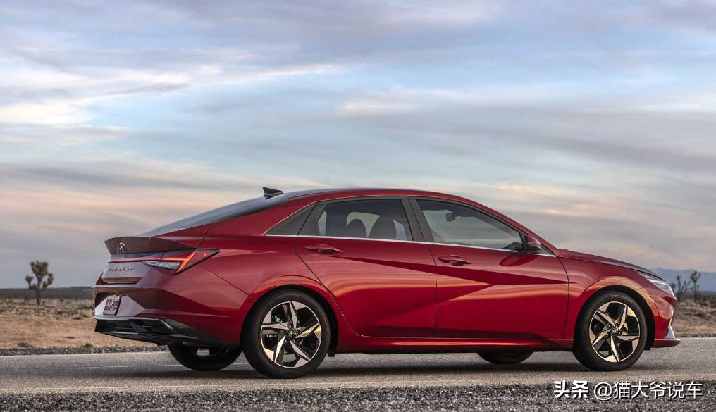 养车难于上青天？这3辆紧凑型车省油省心，工薪阶层均能养得起