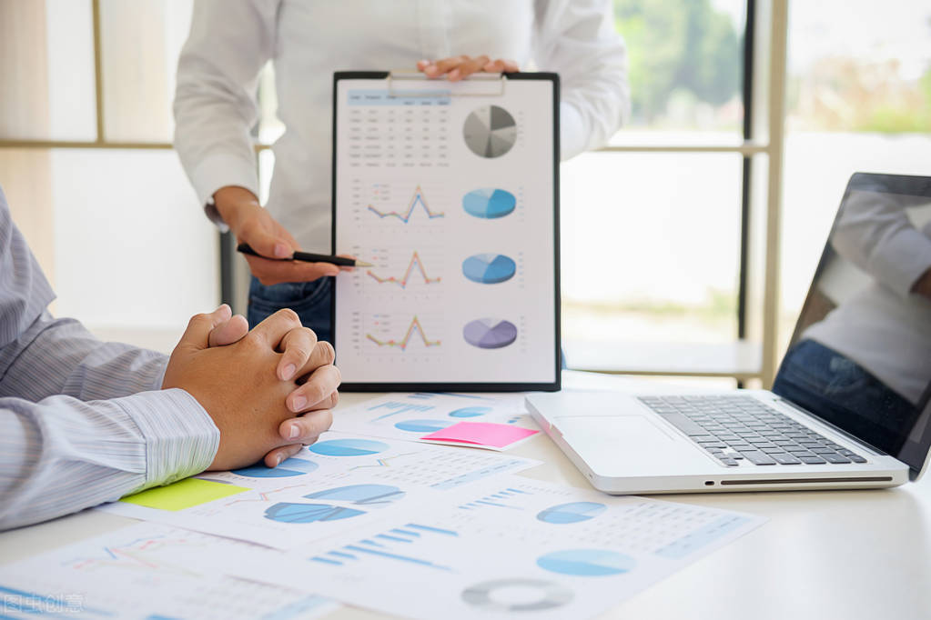 店长不希望员工团结怎么办,店长故意为难员工不让下班怎么办