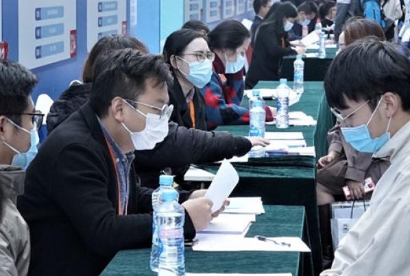 张雪峰说世界500强都说学历不重要,张雪峰说谁成不了五百强