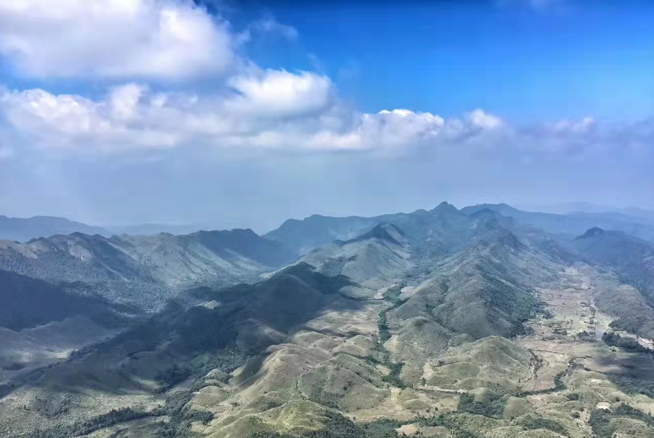 户外徒步的装备怎么用得到,户外徒步登山入门新手需要啥装备