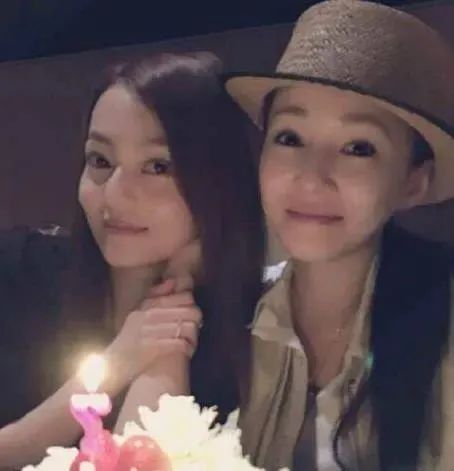 娱乐圈隐藏太深的十对亲姐妹,共闯娱乐圈的15对明星亲姐妹