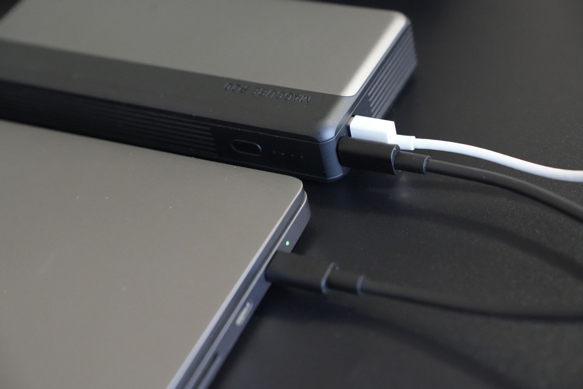 充电宝标准版和亮配版哪个好,哪款充电宝闪充最好