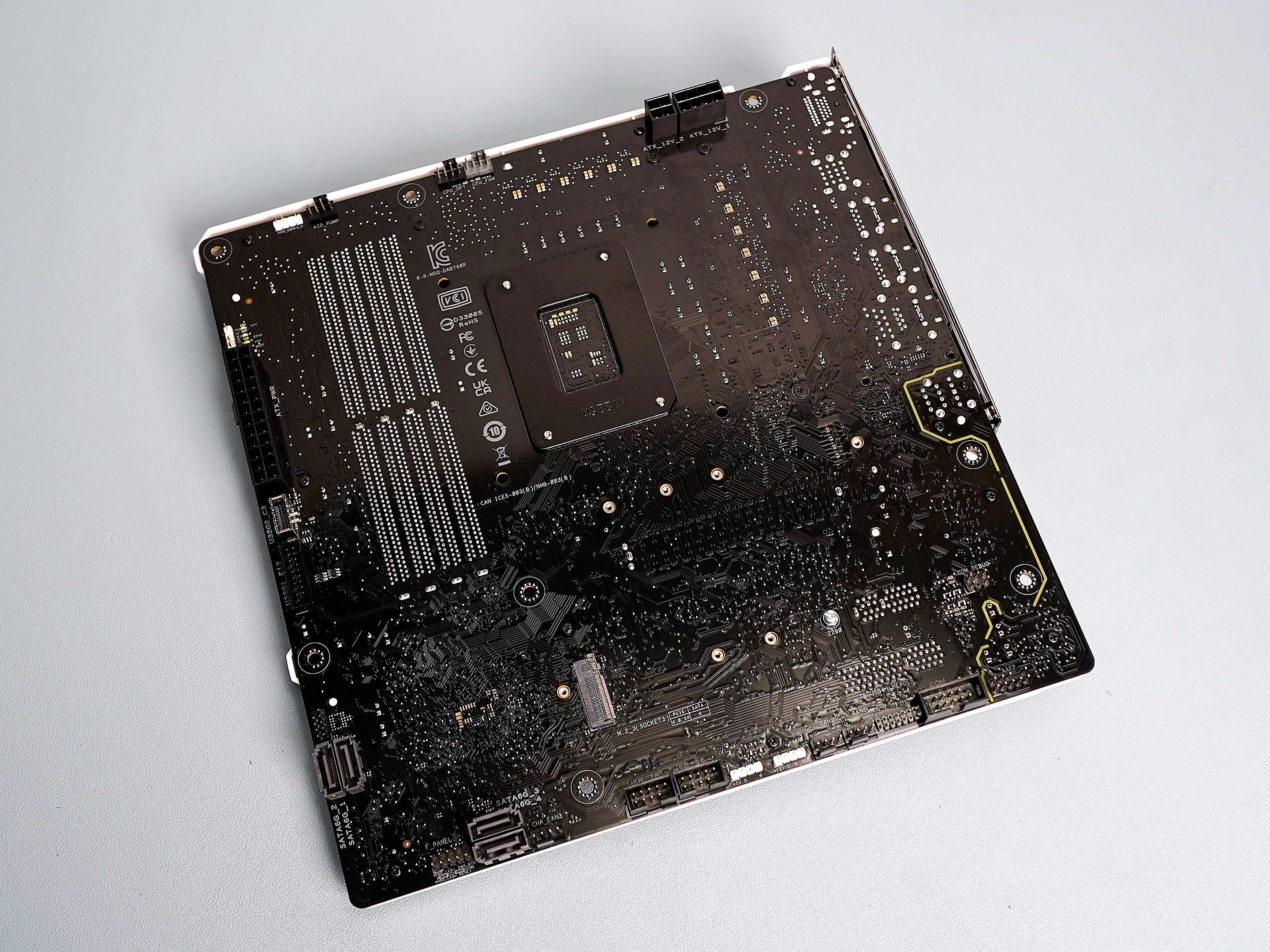 最新装机方式：背插式体验，I7+B760+RTX4070Ti攒台白白的主机