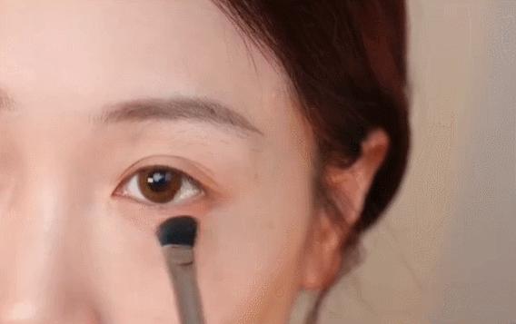 脸部凹陷腮红怎么化妆好看,整容级高光画法