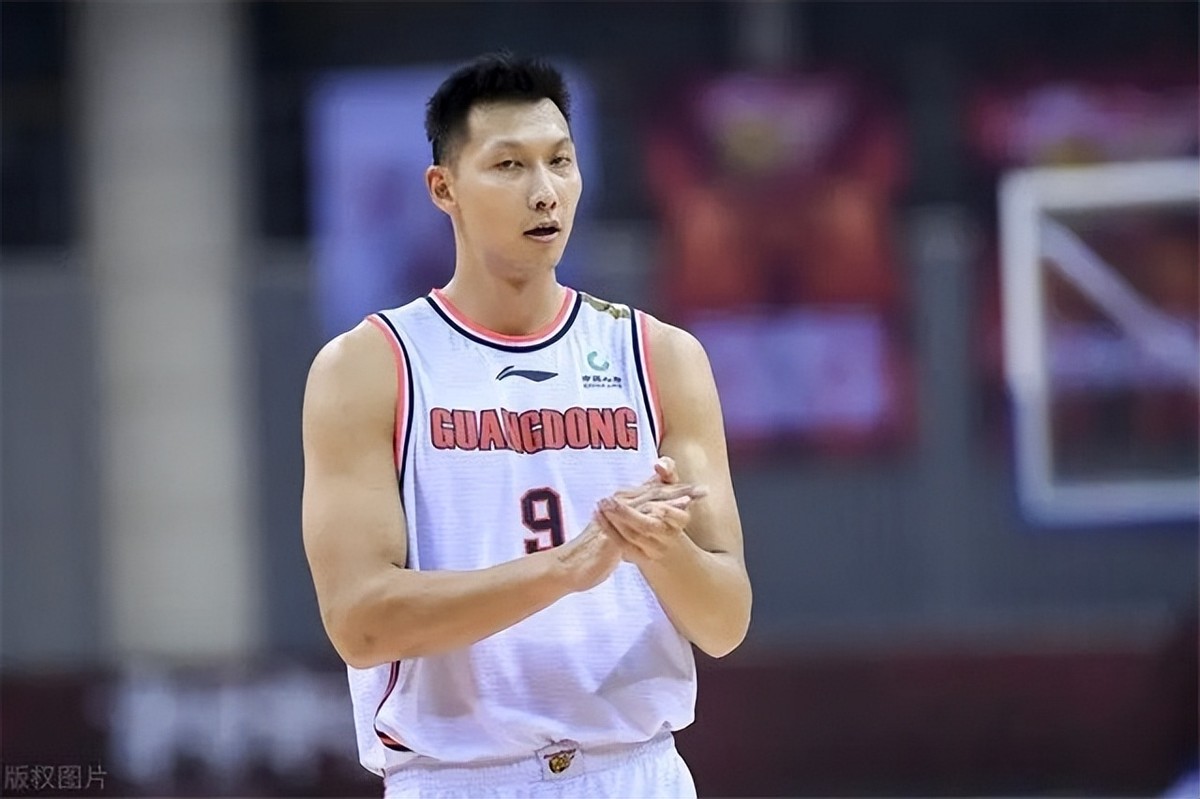 易建联和他妻子,易建联及老婆