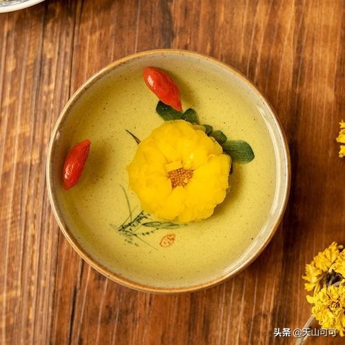 伏天适合喝哪种菊花,夏季喝干菊花冬天喝什么