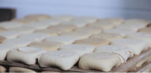 新春走基层文化点亮群众幸福生活,新春走基层走进金铜公司