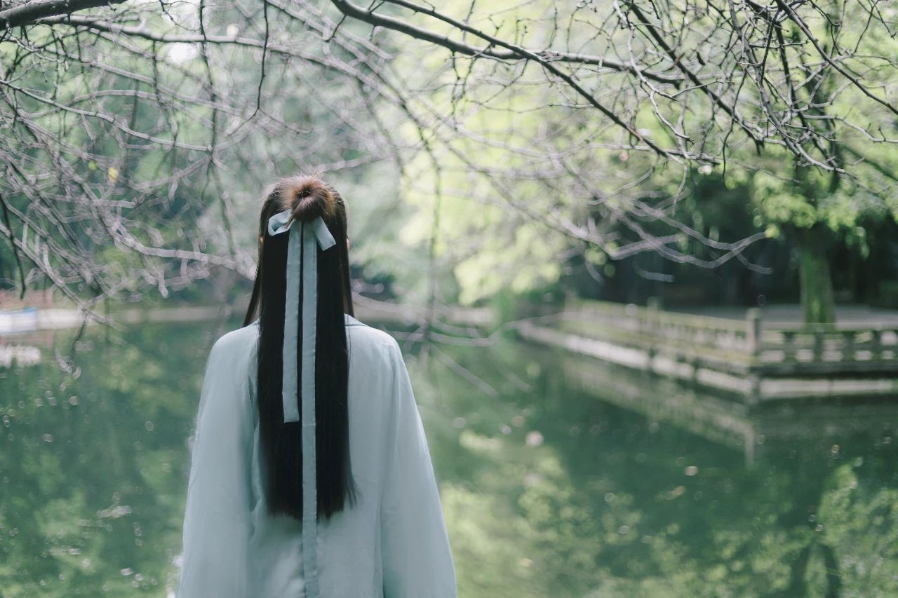 关于爱情的诗词短句唯美,关于爱情诗词简短句子