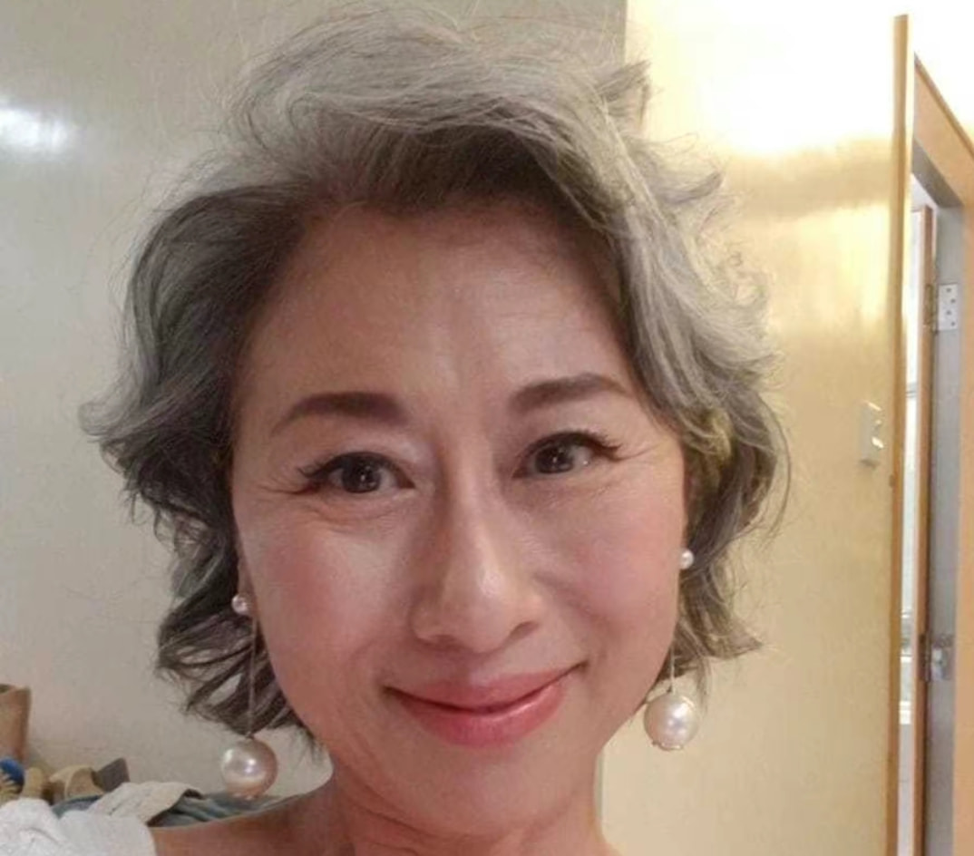 喝利尿剂，洗肠瘦小腹，整骨十次，女明星为了变美简直不要太狠