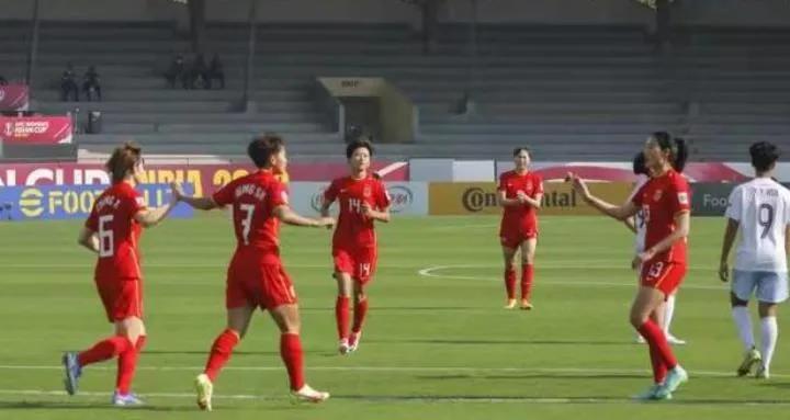 中国女足最心酸的一场比赛,女足为中国男足胜利欢呼