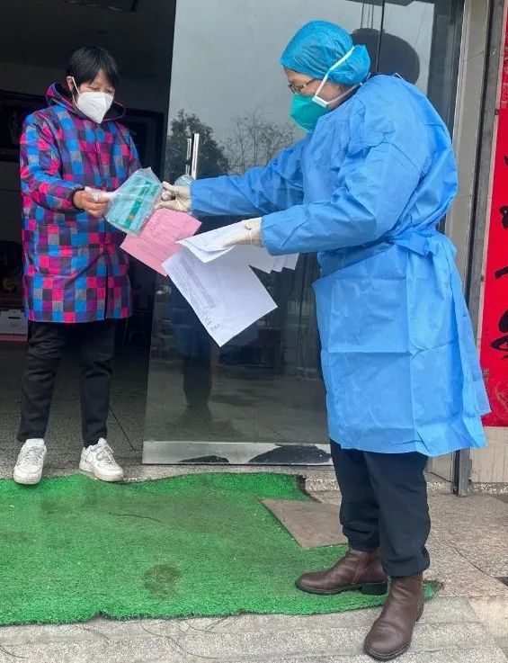 暖暖暖！建德向60岁以上老年人免费发放“防疫包”