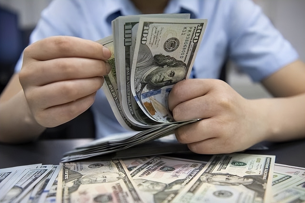 美媒美国国债首次超过32万亿美元,美媒美国国债高达31万亿美元