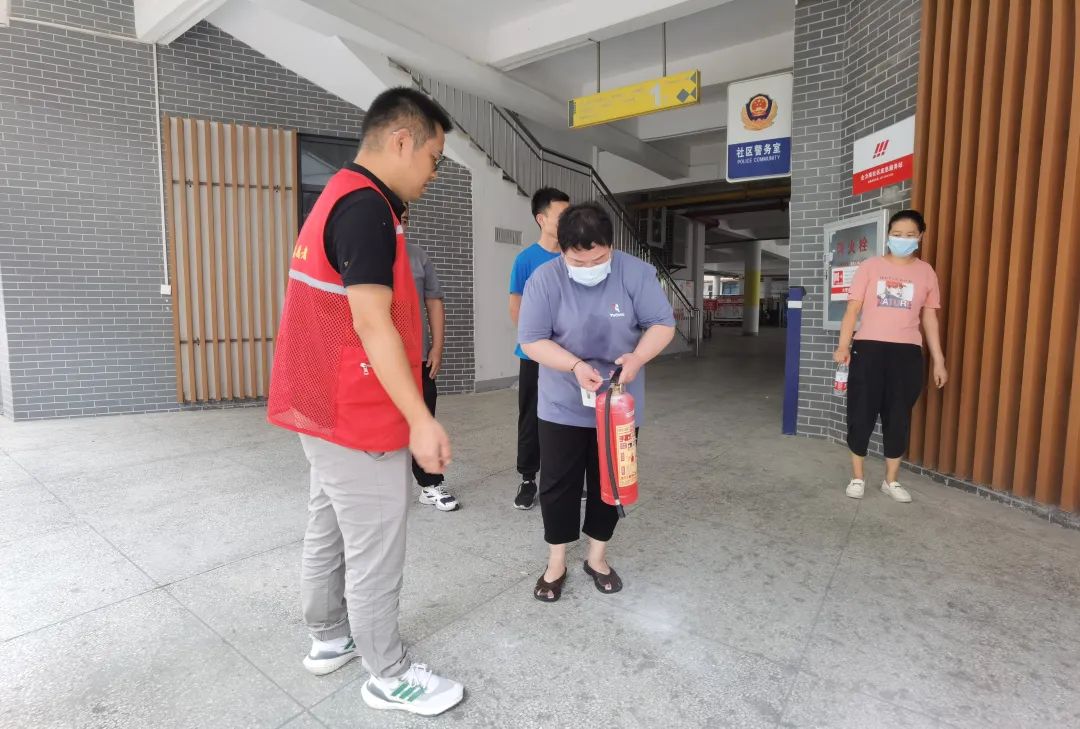 全力南社区：“红管家”撑起楼栋“平安伞”