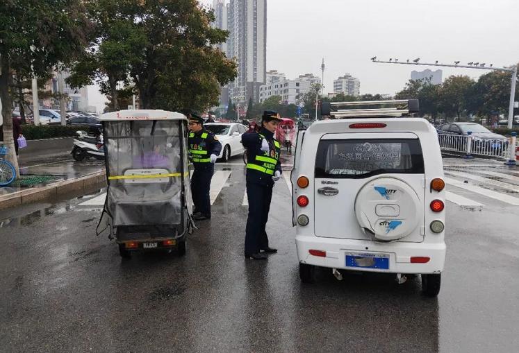 60岁还能考电动三轮驾驶证吗,电动三轮车d证报考条件