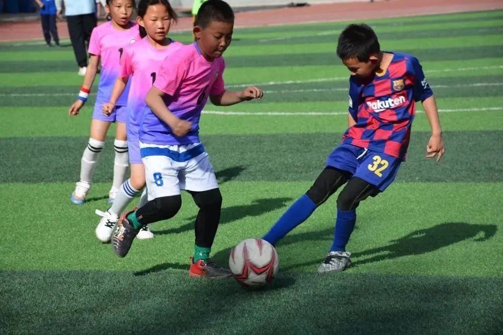 包头市东方希望小学足球赛,包头市2024朝阳路小学足球比赛