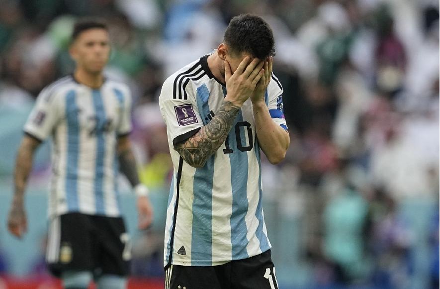 梅西老了，现在连“耍流氓”都力不从心了