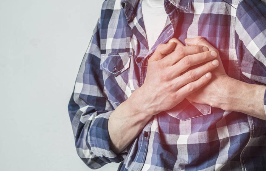 胸口中间刺痛几秒然后消失,胸口有时像针刺痛几秒