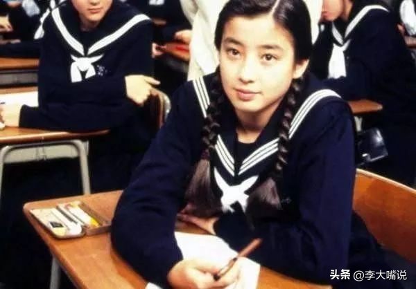 被母亲送给导演，被强迫拍摄，她的一生有多可悲