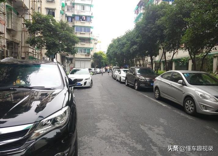 租车位一个月300还有必要买吗,买车位10万租车位300