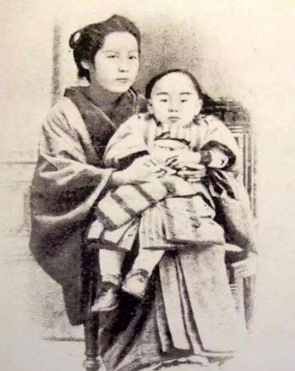 苏曼殊:一顿能吃60个包子,怕鬼,爱听鬼故事,曾要找康有为拼命