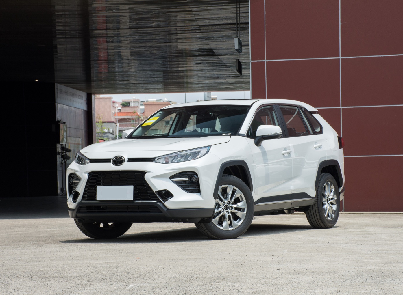 丰田威兰达2022款价格最低配落地,丰田威兰达2.5t2020款落地多少钱