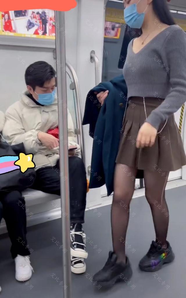 濂冲瓙鍦伴搧涓濊闉嬭韪㈣蛋鍚庣画,濂冲瓙鍦ㄥ湴閾佽鍒掔牬琛ｆ湇