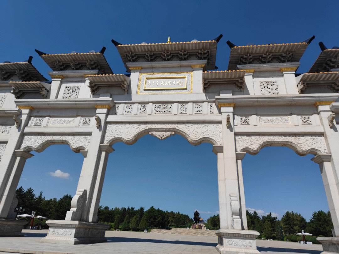 从古到今都没找到的名人墓,八十年代修铁路发现的大墓