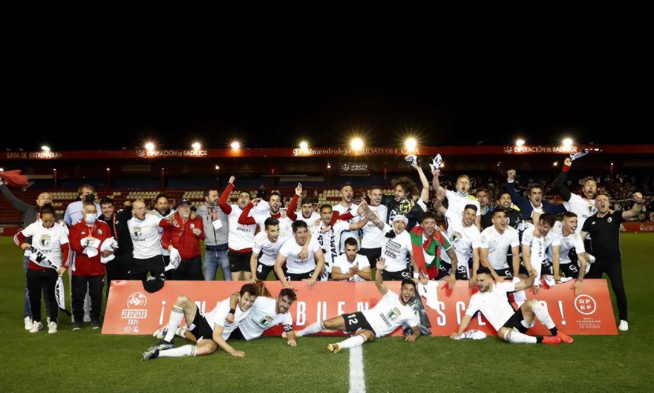 西乙：布尔戈vs特内里费，阿尔科孔vs巴拉多利德，马拉加vs韦斯卡