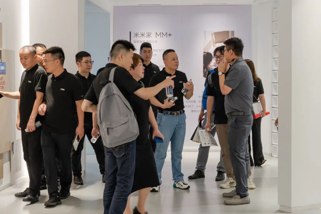 参观交流|杭州市装协携中博装饰一行参访千思