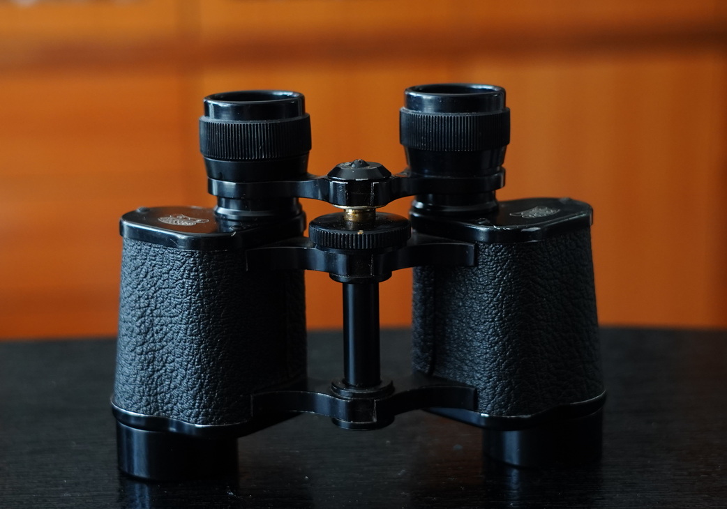 收藏了30年的望远镜,二战时期的军用高倍望远镜