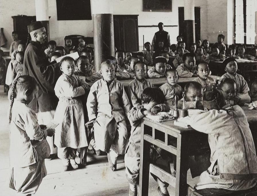 日军日记:*安妇慰**不服从管教,我很愤怒,用*刀刺**插入她的*体下**