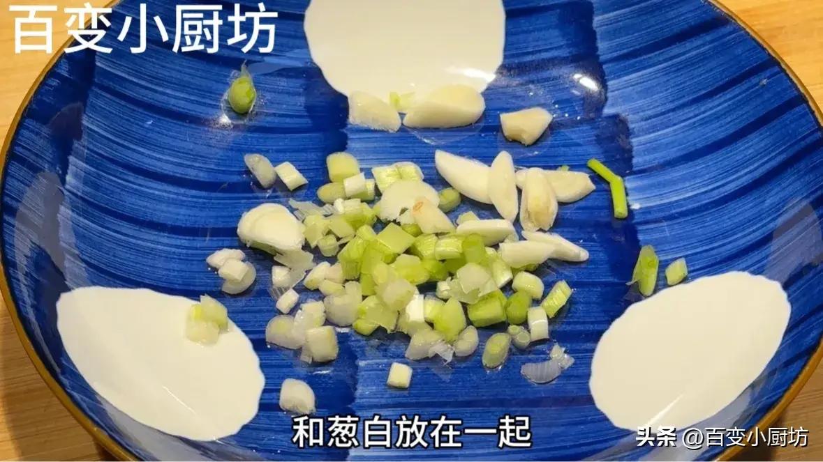 把馒头放进清水里出锅变美食,剩馒头放水里煮变美食