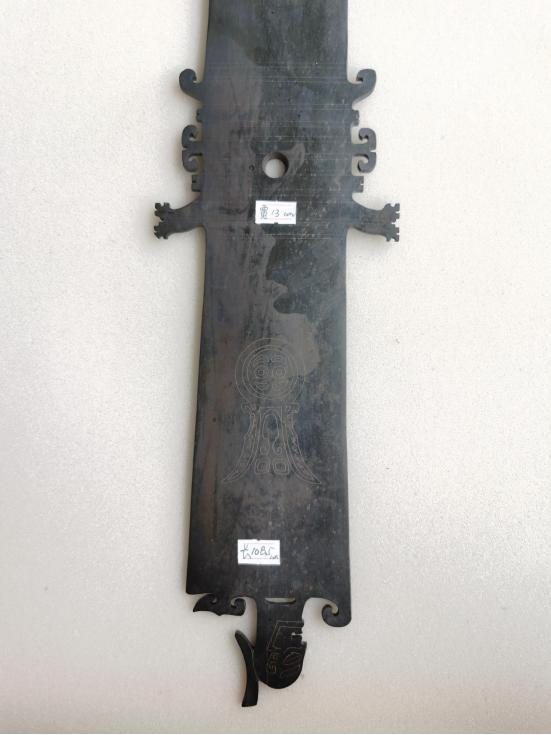 民间收藏的古蜀玉璧图片,馆藏老玉紫水晶玉琮