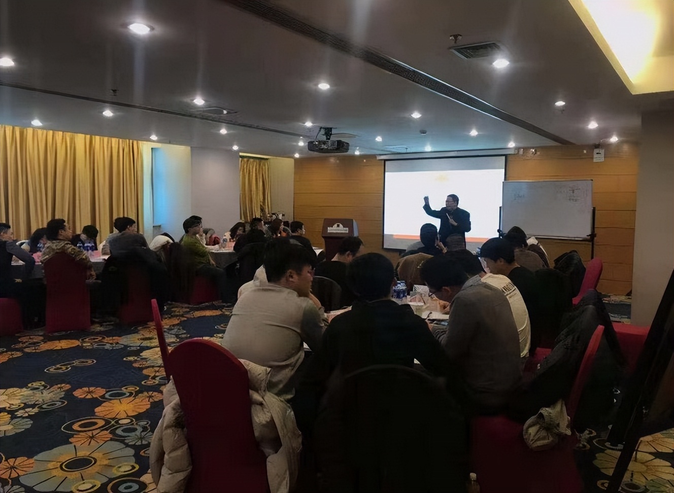 濡備綍鍒跺畾浼佷笟钀ラ攢鎻愬崌鍩硅鏂规,浼佷笟钀ラ攢绠$悊鎻愬崌鍩硅璁″垝