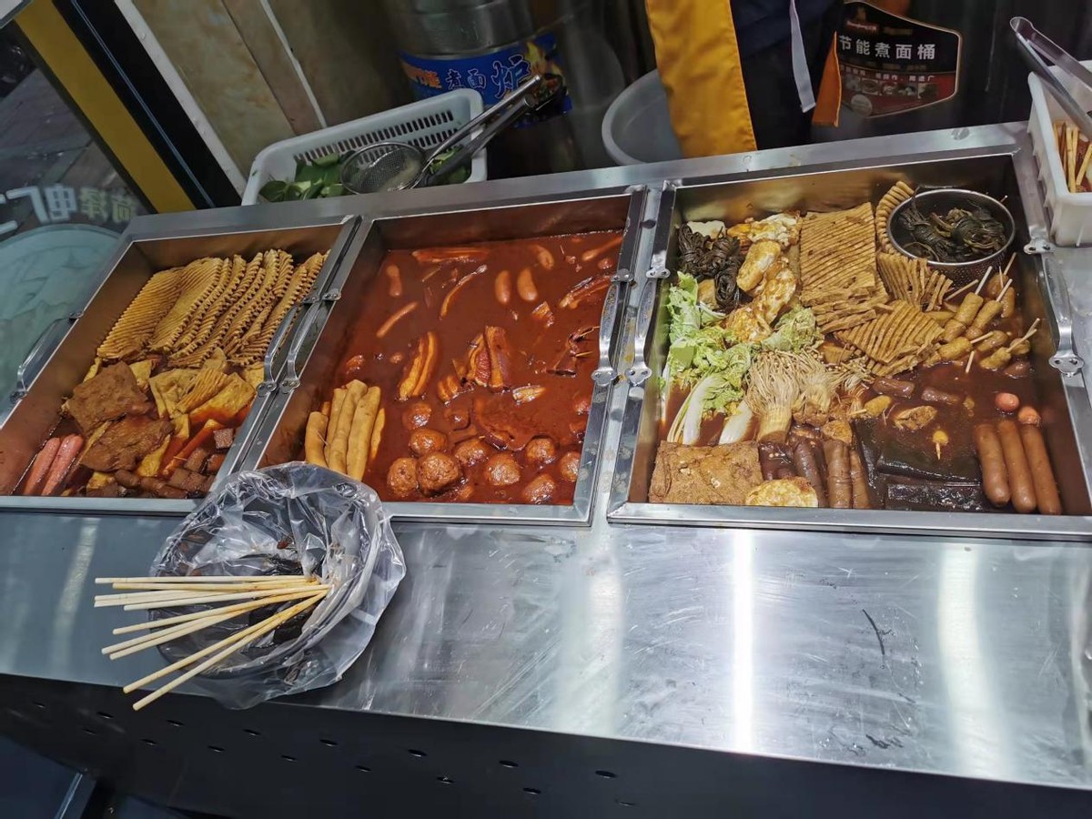 山东大哥板面全国开170家店,山东大哥260万跑车送老婆